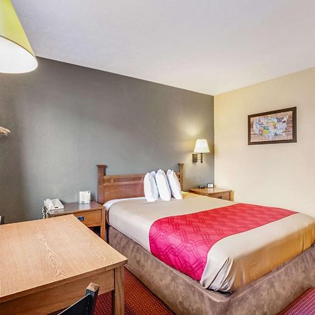 Econo Lodge Junction City I-70 Near Fort Riley Extérieur photo