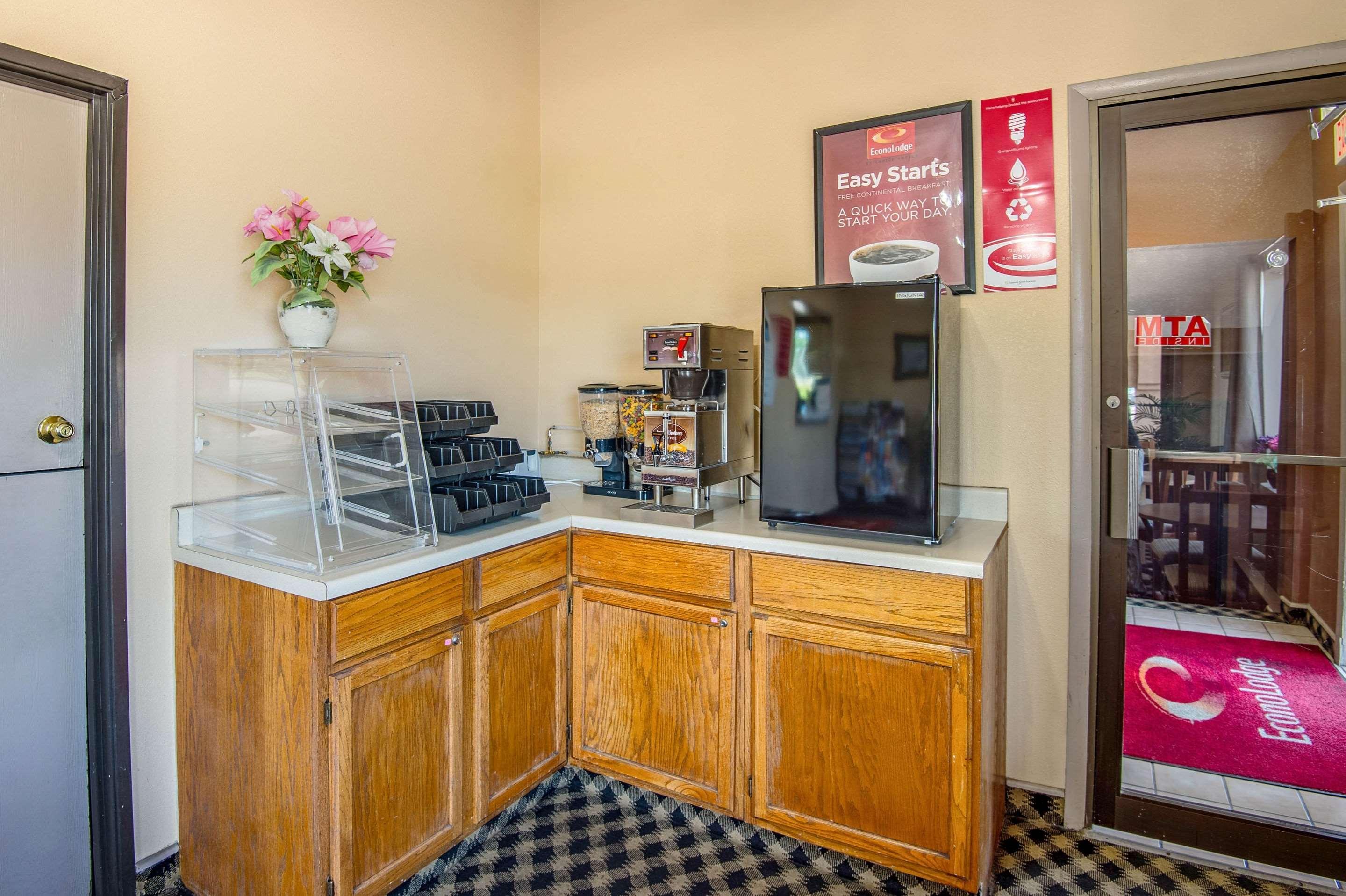 Econo Lodge Junction City I-70 Near Fort Riley Extérieur photo