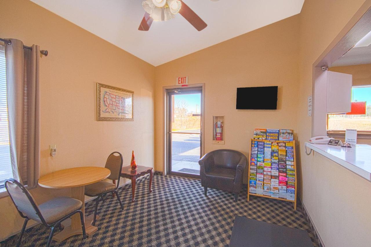 Econo Lodge Junction City I-70 Near Fort Riley Extérieur photo