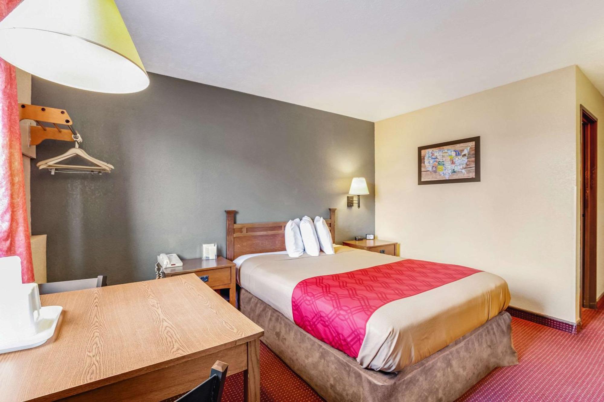 Econo Lodge Junction City I-70 Near Fort Riley Extérieur photo