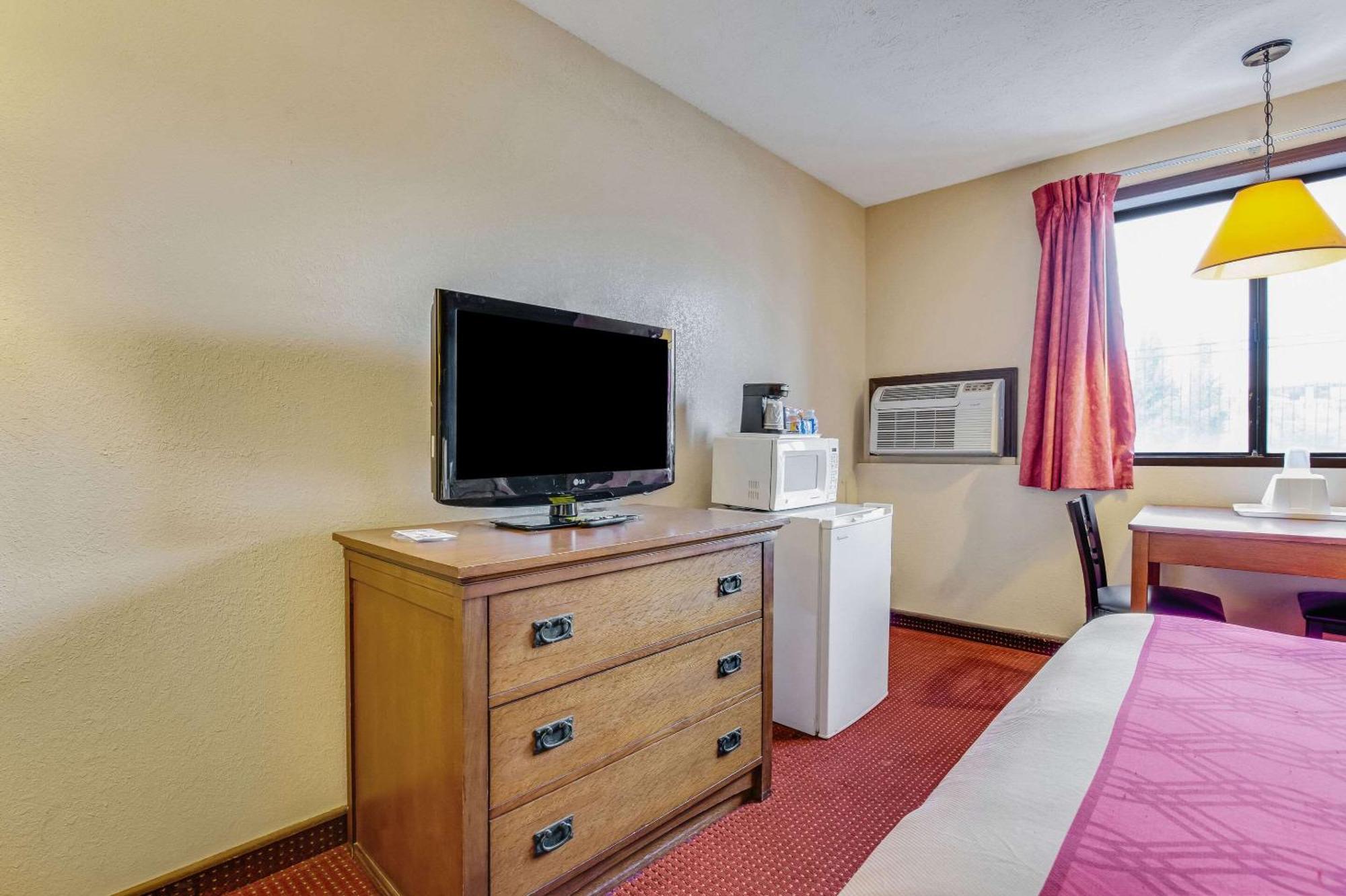Econo Lodge Junction City I-70 Near Fort Riley Extérieur photo