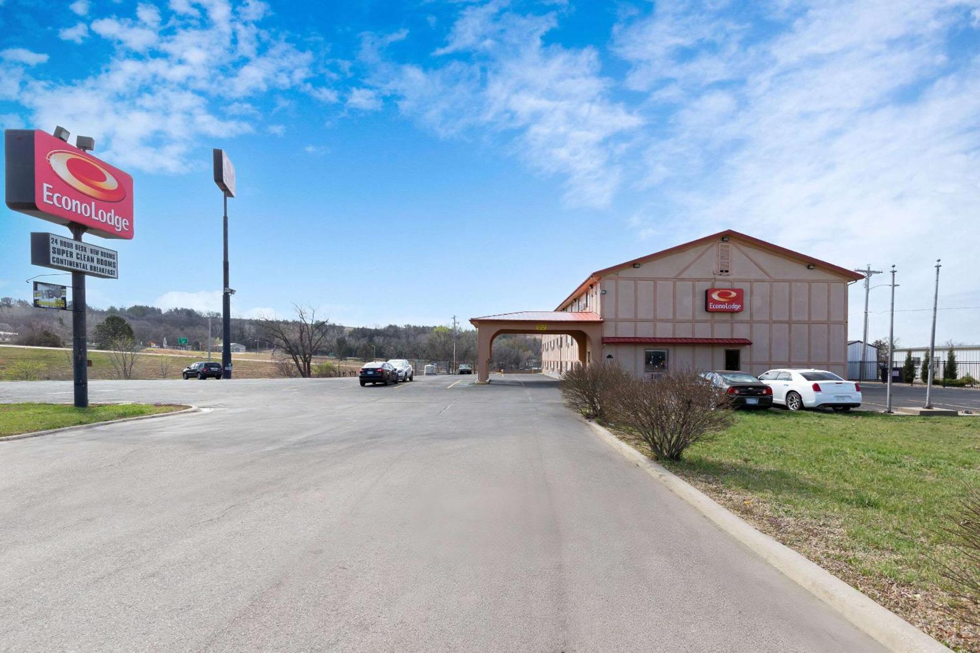 Econo Lodge Junction City I-70 Near Fort Riley Extérieur photo