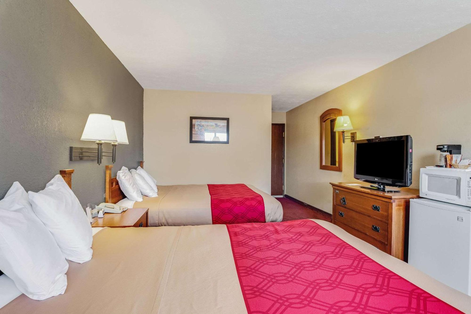 Econo Lodge Junction City I-70 Near Fort Riley Extérieur photo